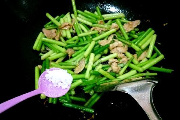 蒜苔炒肉的做法图解6