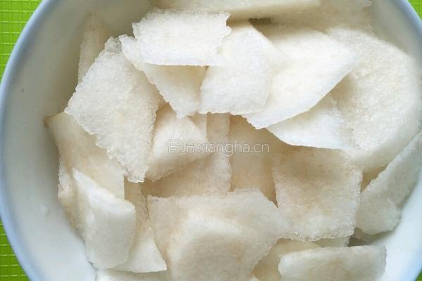 冰糖雪梨红枣银耳羹的做法图解5