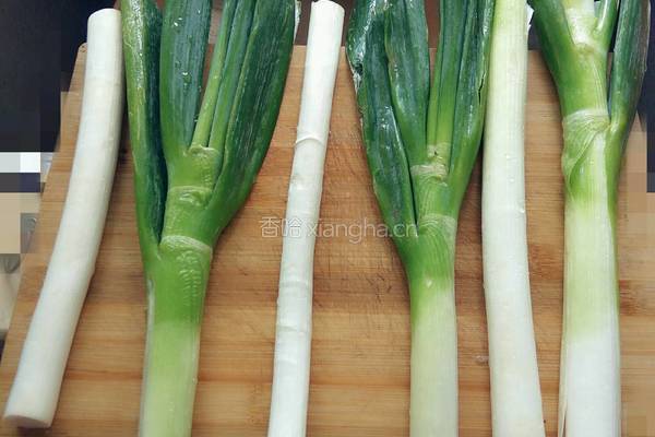 大葱炒肉片的做法图解1