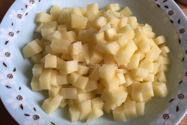 干煎土豆鸡丁的做法图解3