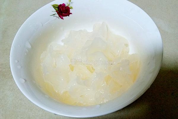 冰糖银莲绿豆粥的做法图解3