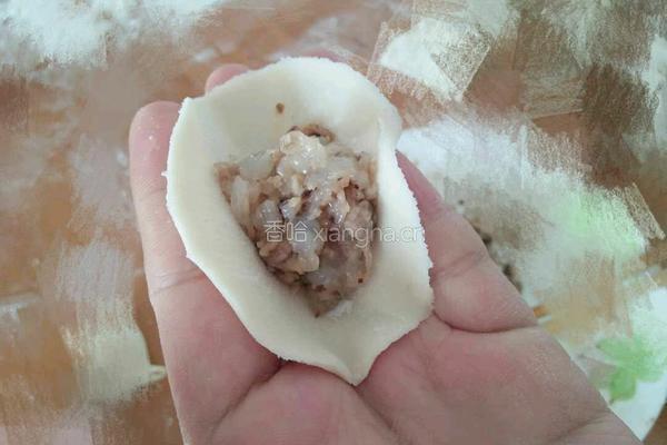 鲜虾饺(含饺子皮的做法)的做法图解5