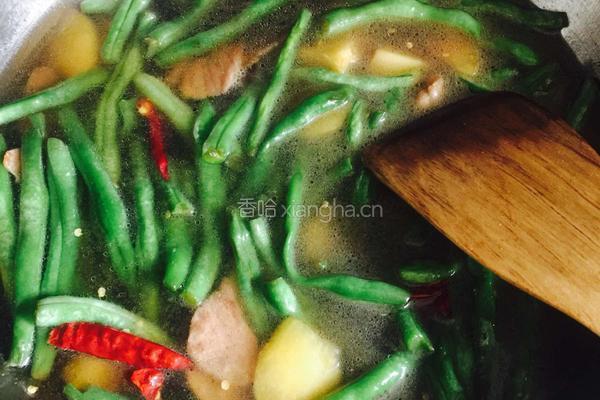 土豆炖豆角的做法图解6