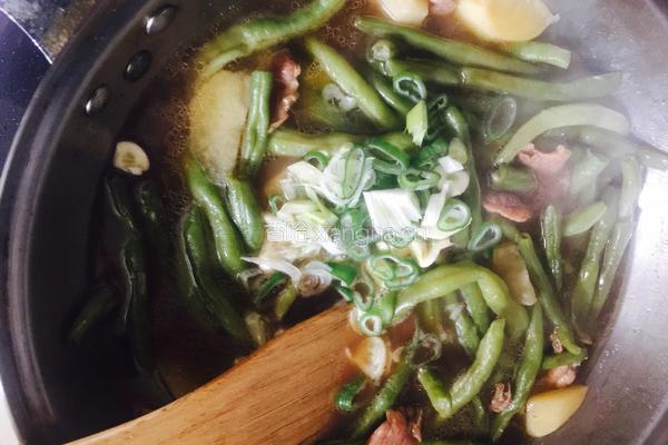 土豆炖豆角的做法图解7