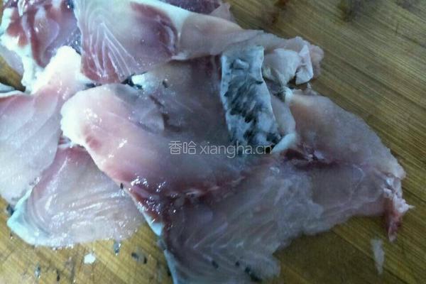 青瓜溜鱼片的做法图解2