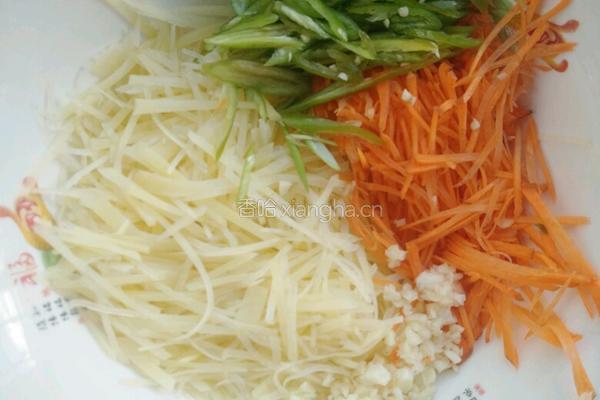 呛拌土豆丝的做法图解2