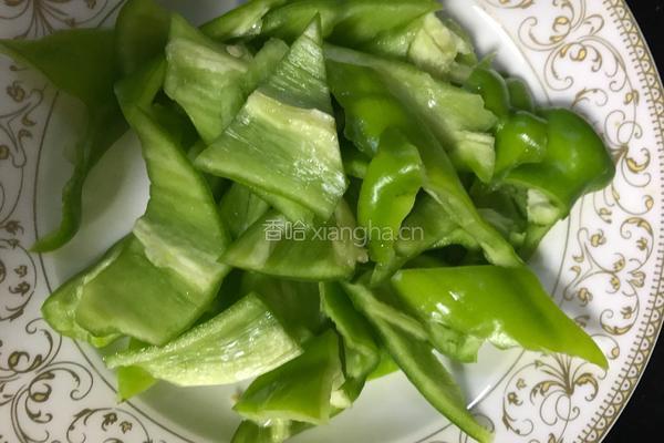 尖椒豆皮的做法图解1