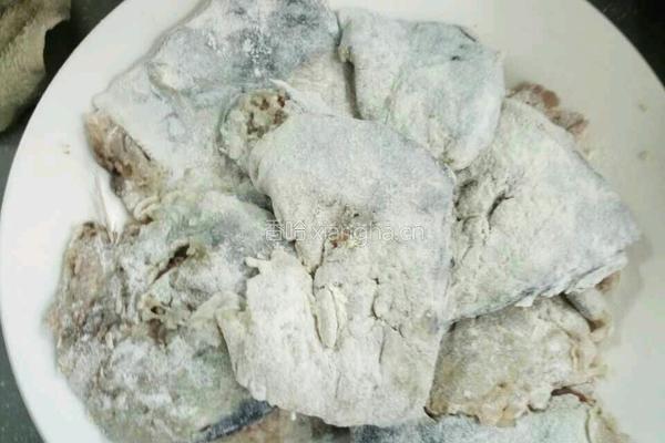 醋溜煎转鱼的做法图解3