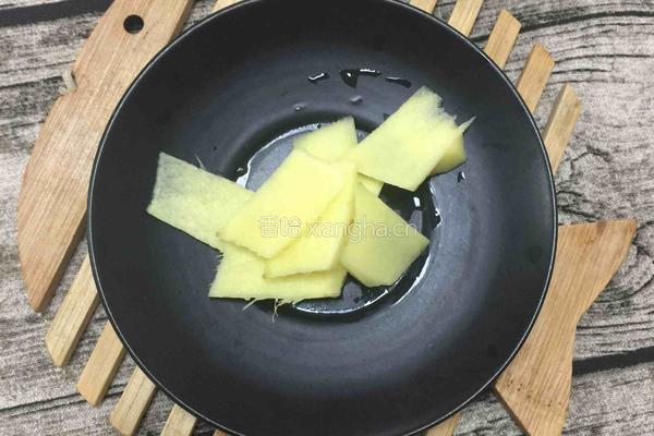 青蒜啤酒鸭的做法图解6
