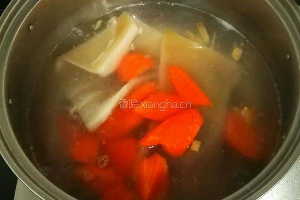 胡萝卜肉皮冻的做法图解3