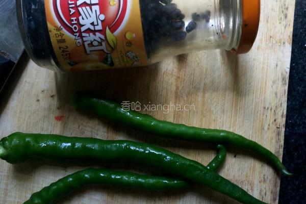 豆施压炒青尖椒的做法图解1