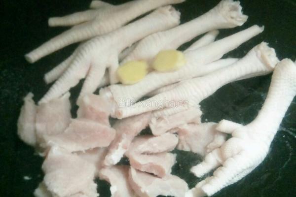 花生眉豆山药鸡脚汤的做法图解3