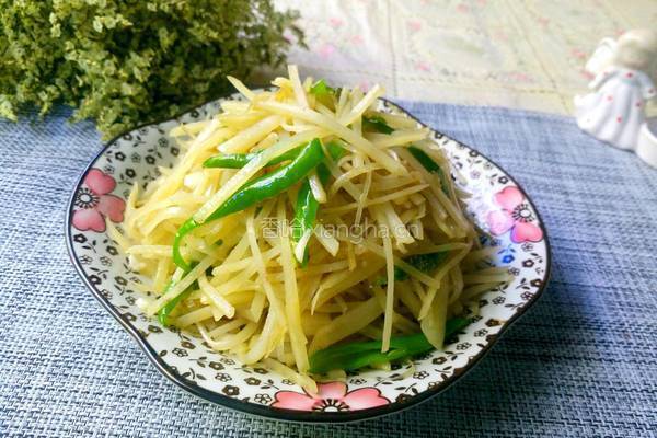 青椒土豆丝的做法图解1