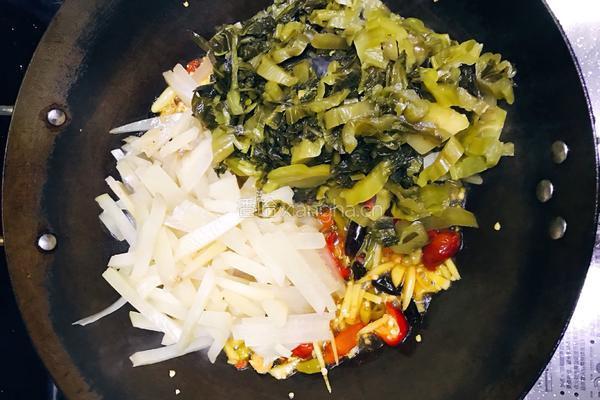 炒酸菜的做法图解4