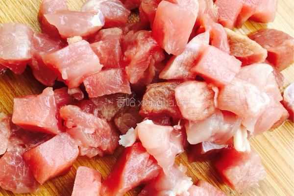 莲子莲藕炒肉丁的做法图解2