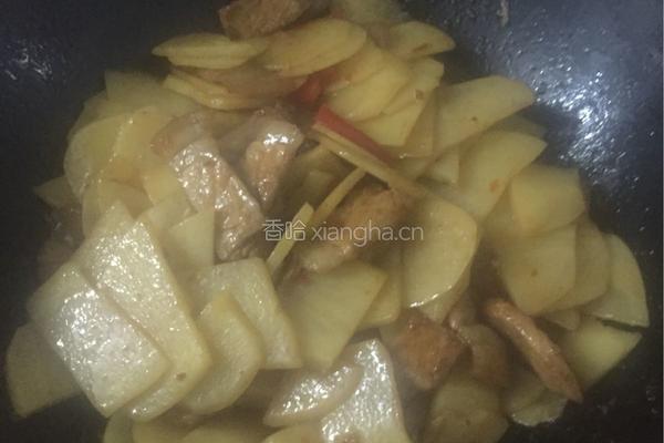 土豆回锅肉的做法图解4