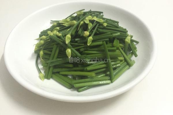 韭菜花毛血旺的做法图解3