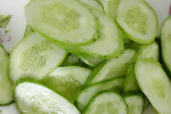 黄瓜炒大虾的做法图解2