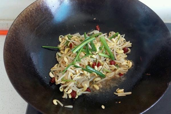 炝炒大豆芽的做法图解7