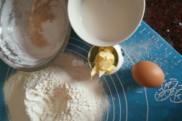 奶香土司的做法图解1