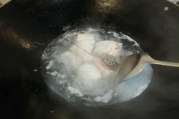 洋葱回锅肉的做法图解1