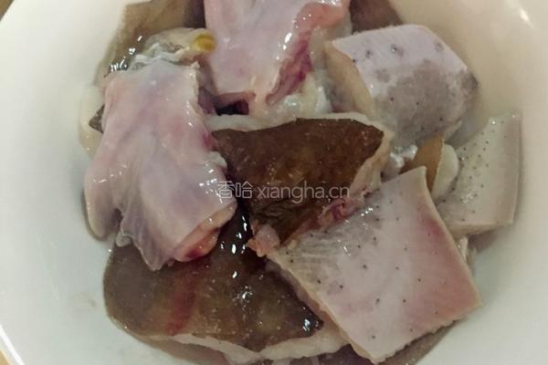 老板鱼炖豆腐的做法图解1