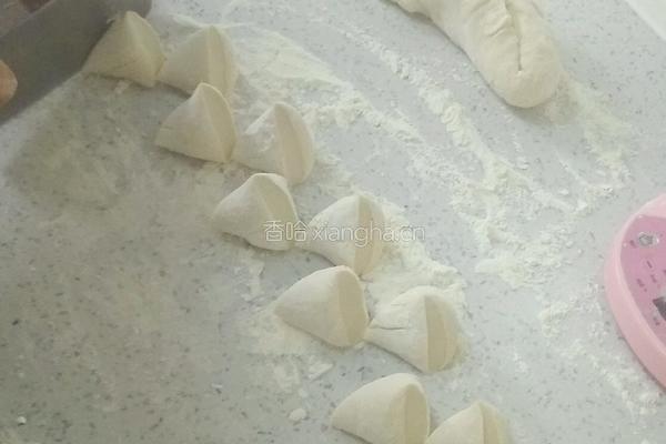 酸菜猪肉包子的做法图解9