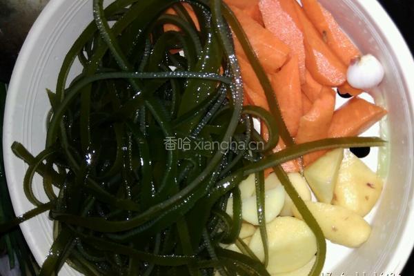 花生海带排骨汤的做法图解5