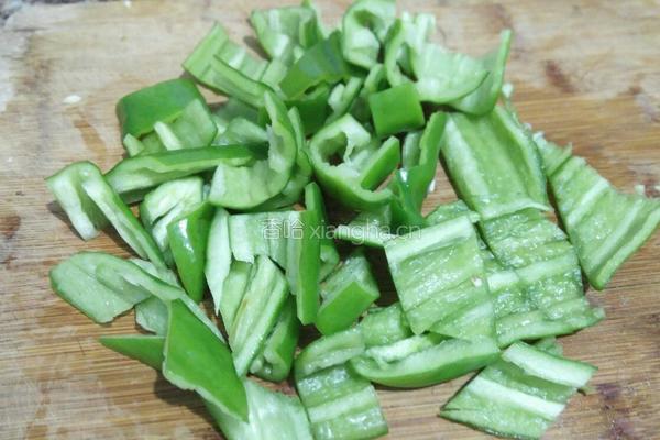 辣椒炒淡菜干的做法图解4