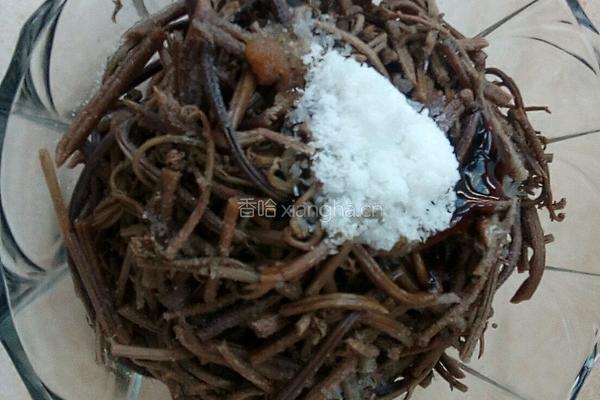 香辣蕨菜的做法图解5