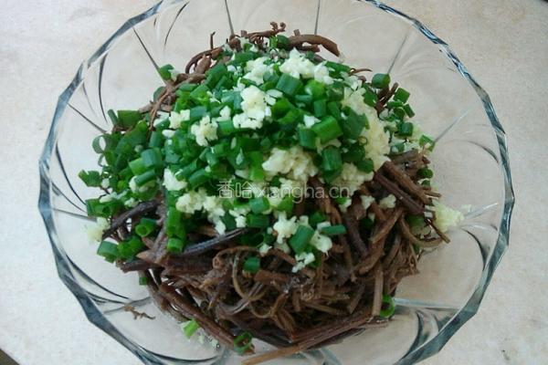 香辣蕨菜的做法图解6