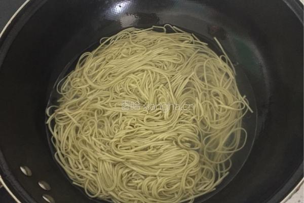 凉拌面的做法图解2