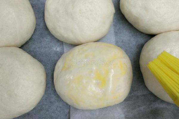松软豆沙小餐包的做法图解8