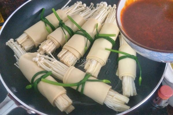 金针菇豆皮卷的做法图解10