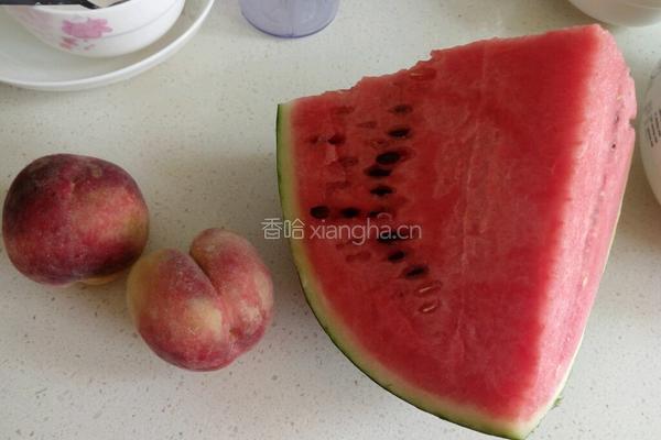 蜜桃西瓜沙冰的做法图解1
