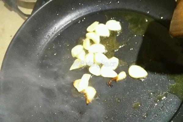 芹菜炒腊肠的做法图解3