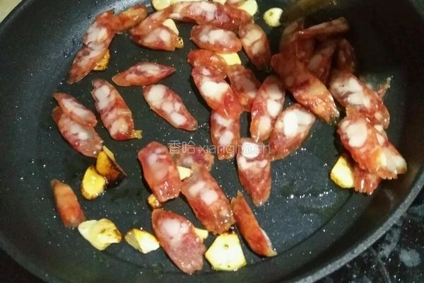芹菜炒腊肠的做法图解4