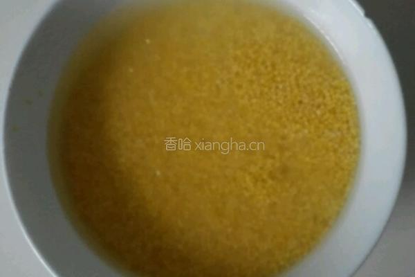 小米海参粥的做法图解3