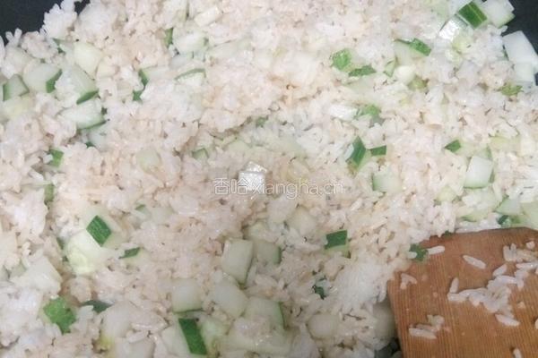 火腿蛋包饭的做法图解3