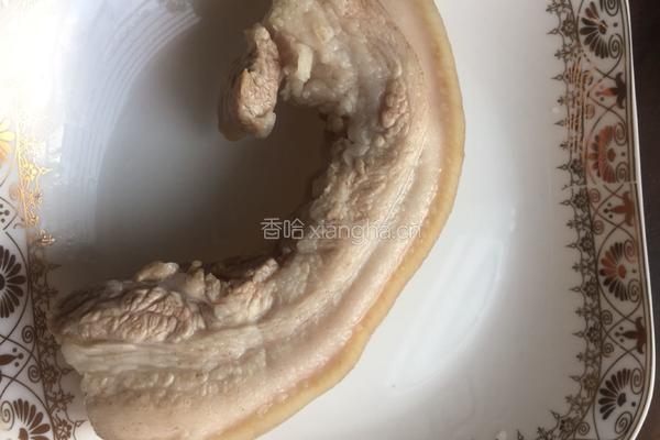 老干妈蒜香回锅肉的做法图解2