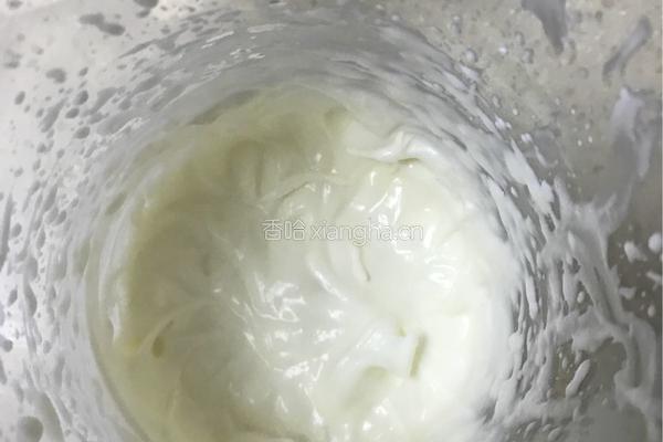 好吃不腻的榴莲慕斯的做法图解6