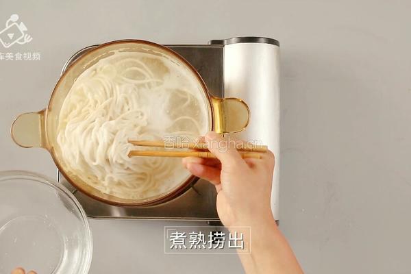 夏天如何吃的滋味十足 一分钟学会秘制椒麻拌面的做法图解3