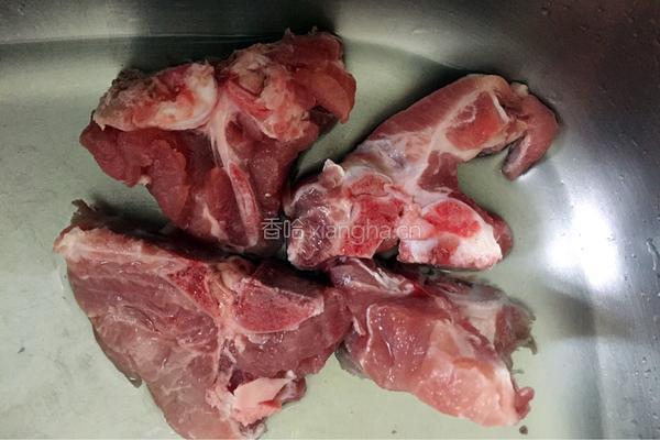 土茯苓猪骨汤的做法图解3