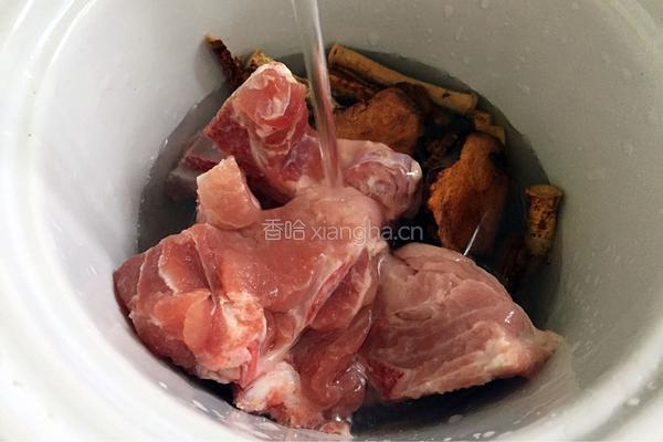 土茯苓猪骨汤的做法图解4