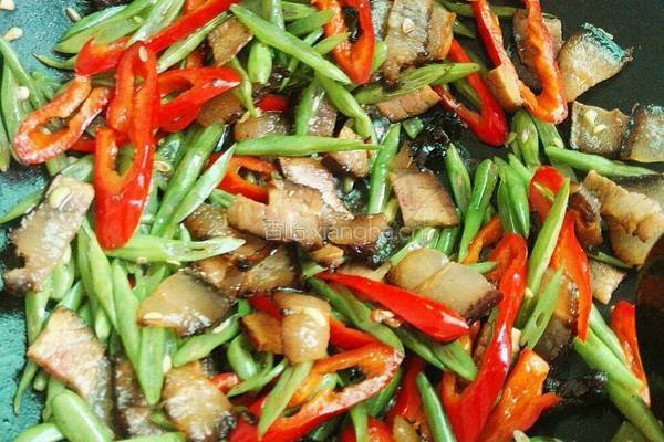 四季豆炒腊肉的做法图解4
