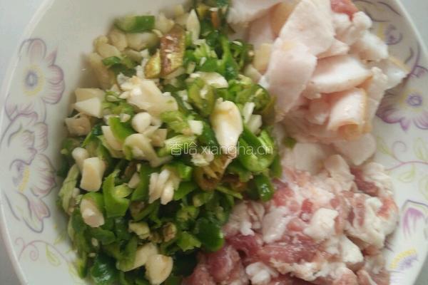 毛豆炒肉的做法图解3