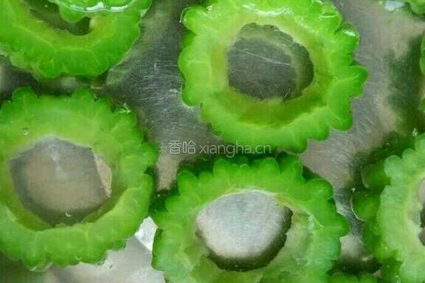 苦瓜鹌鹑蛋的做法图解4