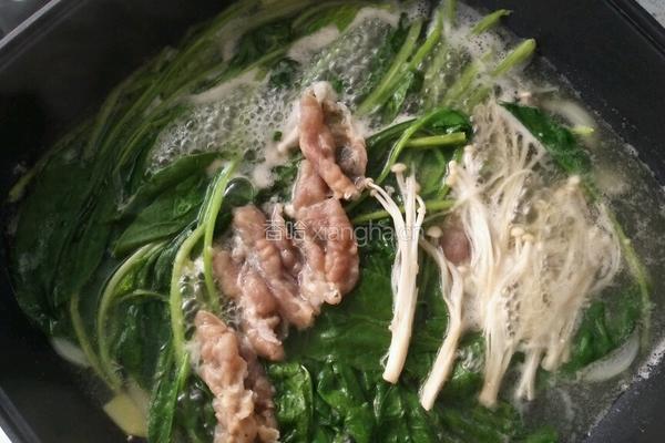 羊肉金针菇菠菜汤的做法图解5