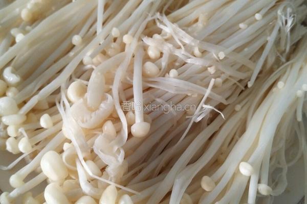 羊肉金针菇菠菜汤的做法图解3