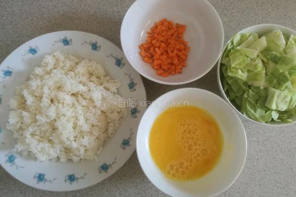 包菜蛋炒饭的做法图解1